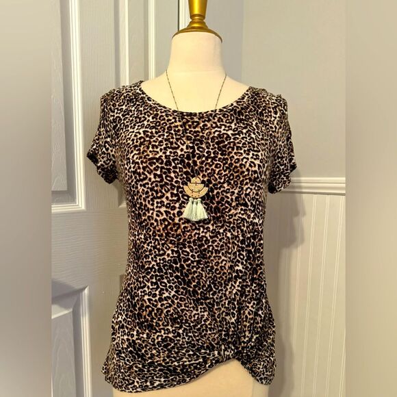 Stitchfix! Nine Britton Levie Knot Front Knit Tee with leopard print! - Picture 1 of 14